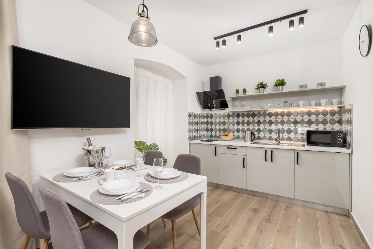 Srnec Apartments - Korzo ริเยกา ภายนอก รูปภาพ