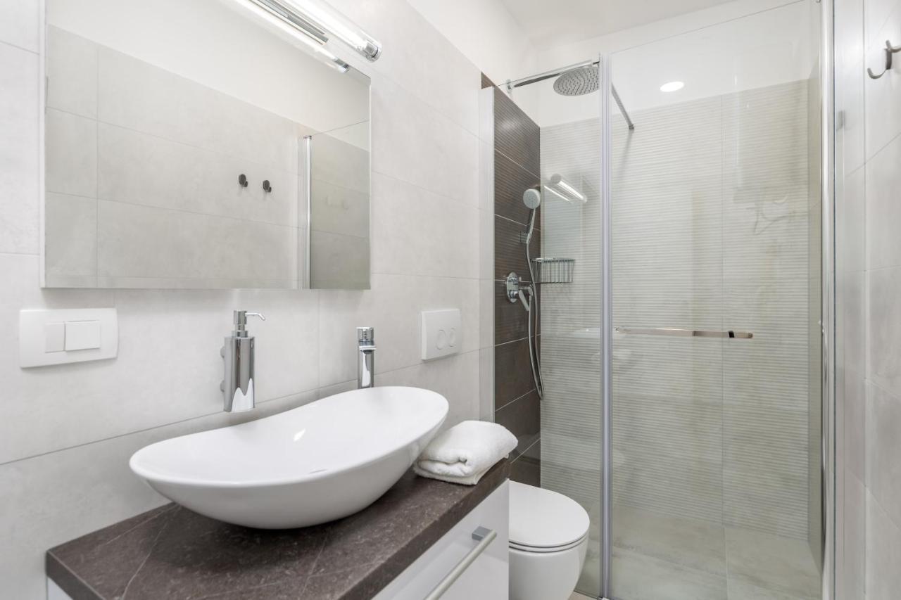 Srnec Apartments - Korzo ริเยกา ภายนอก รูปภาพ