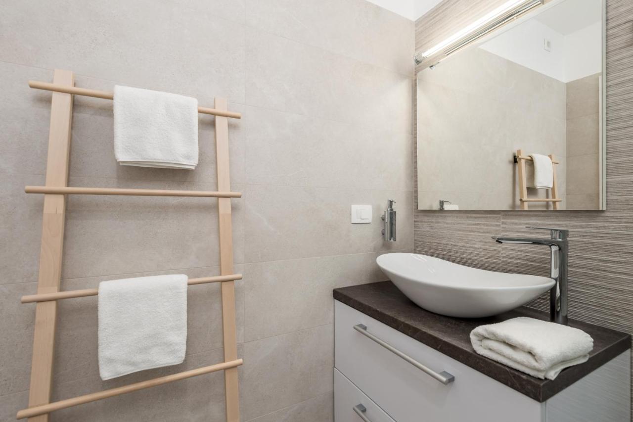 Srnec Apartments - Korzo ริเยกา ภายนอก รูปภาพ