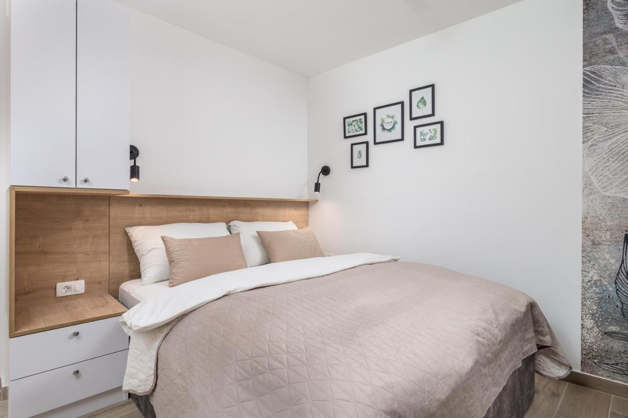 Srnec Apartments - Korzo ริเยกา ภายนอก รูปภาพ